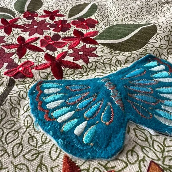 LOT OF TWO Pier 1 Table Runners Butterflies Flowers Embroidered Applique 7 foot - Picture 6 of 6